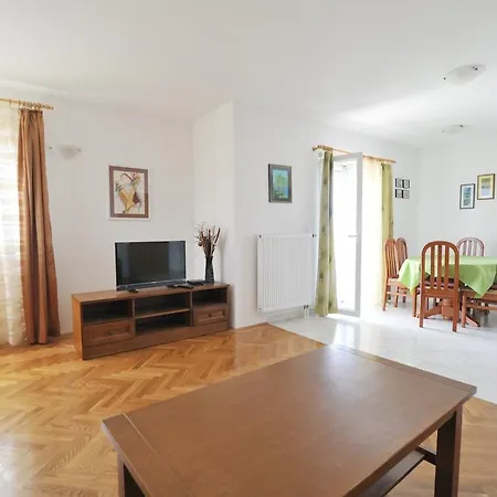 Villa Luna With Seaview Apartment *