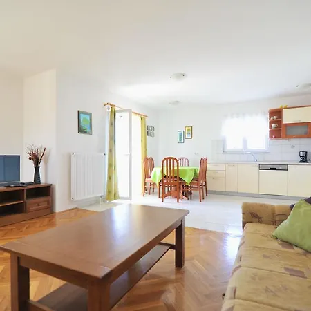 Apartment Villa Luna With Seaview