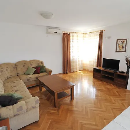 Villa Luna With Seaview * Petrčane