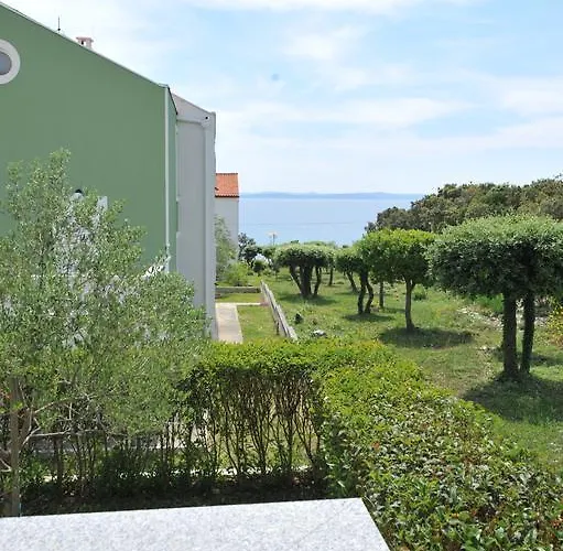 Luna With Seaview *