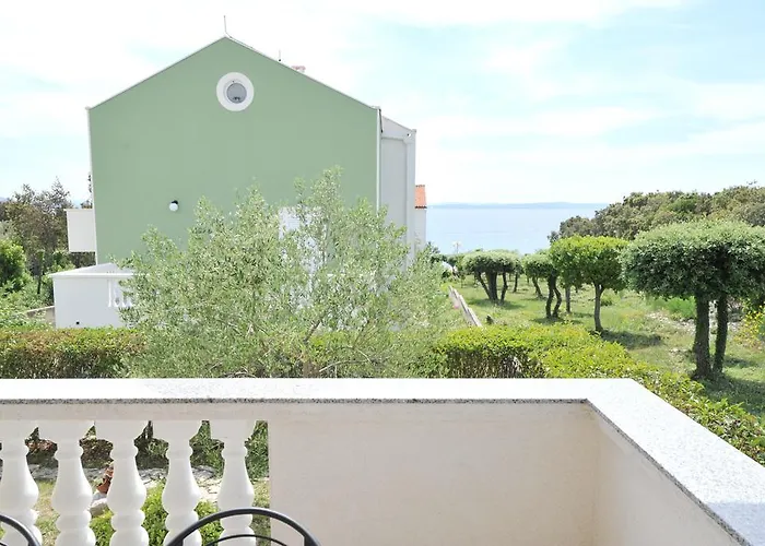 Luna With Seaview بيتريتْشاني