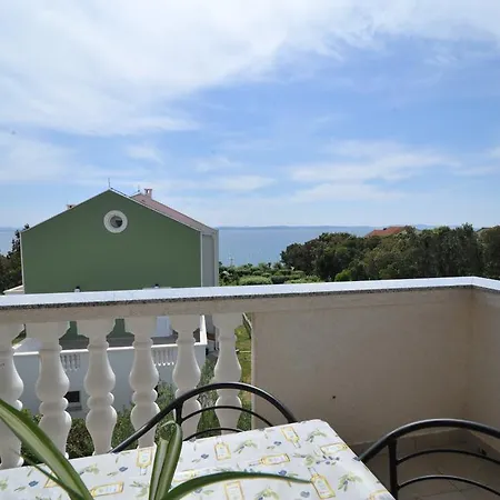 Luna With Seaview Appartement *