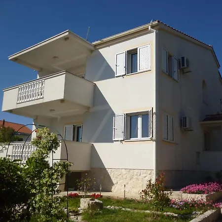 Luna With Seaview Apartman