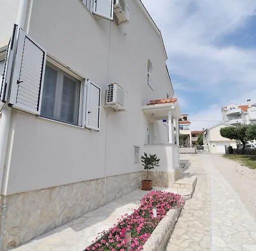 Villa Luna With Seaview Lägenhet