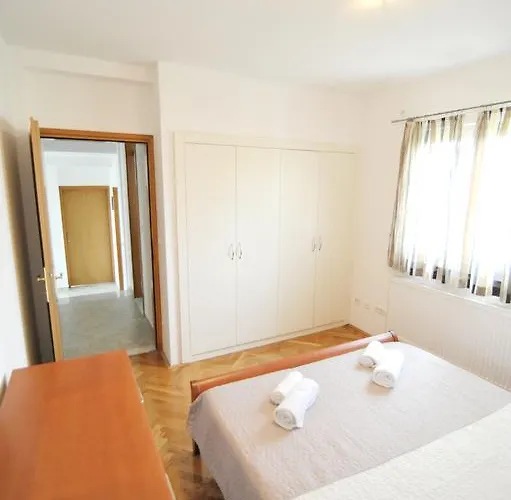 Luna With Seaview Петрчане