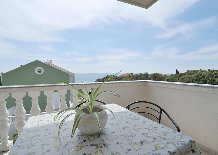 Luna With Seaview Петрчане