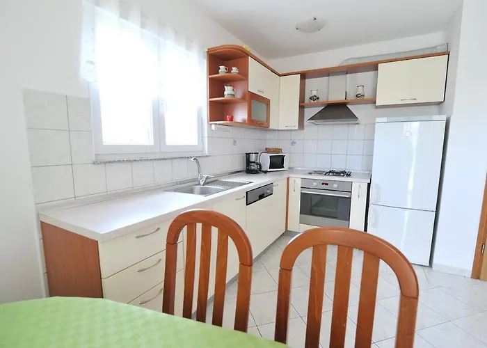 Luna With Seaview Апартаменты *