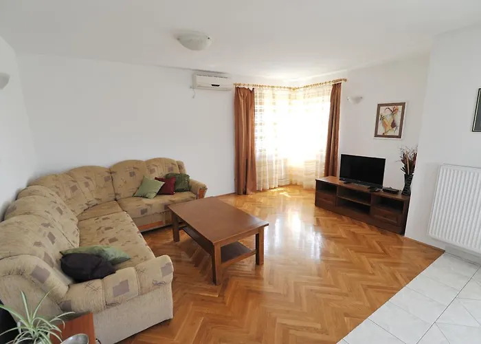 Luna With Seaview * Петрчане