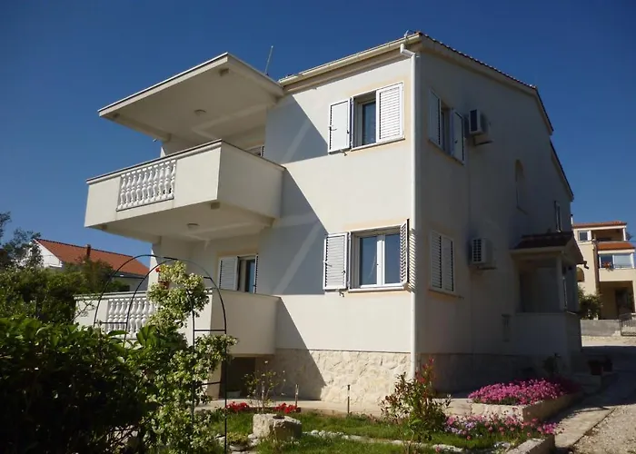 Villa Luna With Seaview Lägenhet